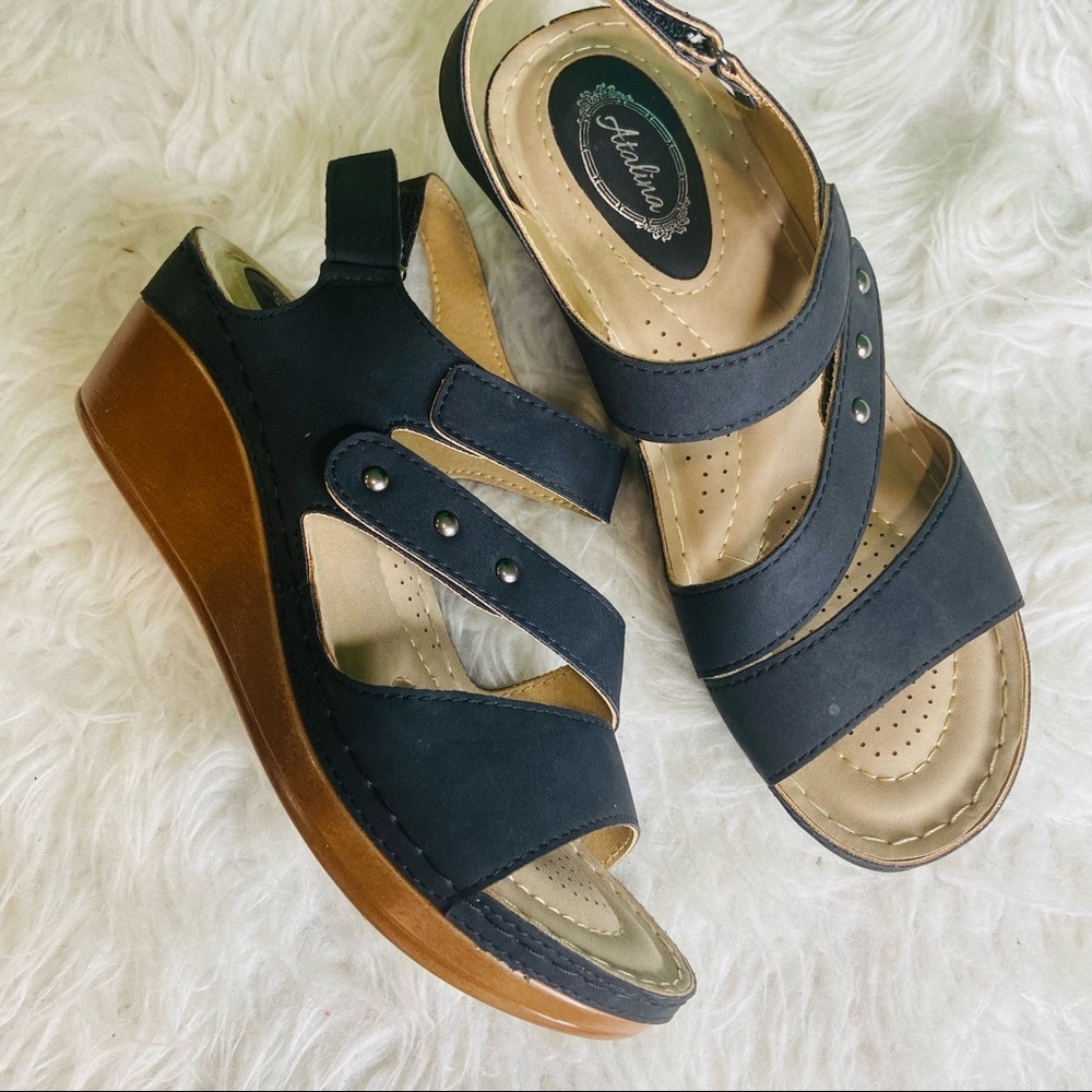 Black wedge summer / spring casual sandals 8.5